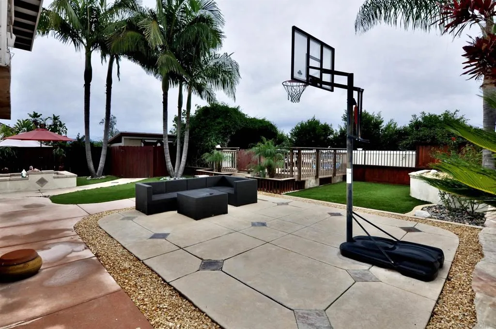 1400 Darwin Dr, Oceanside, California 92056 home-pic-36