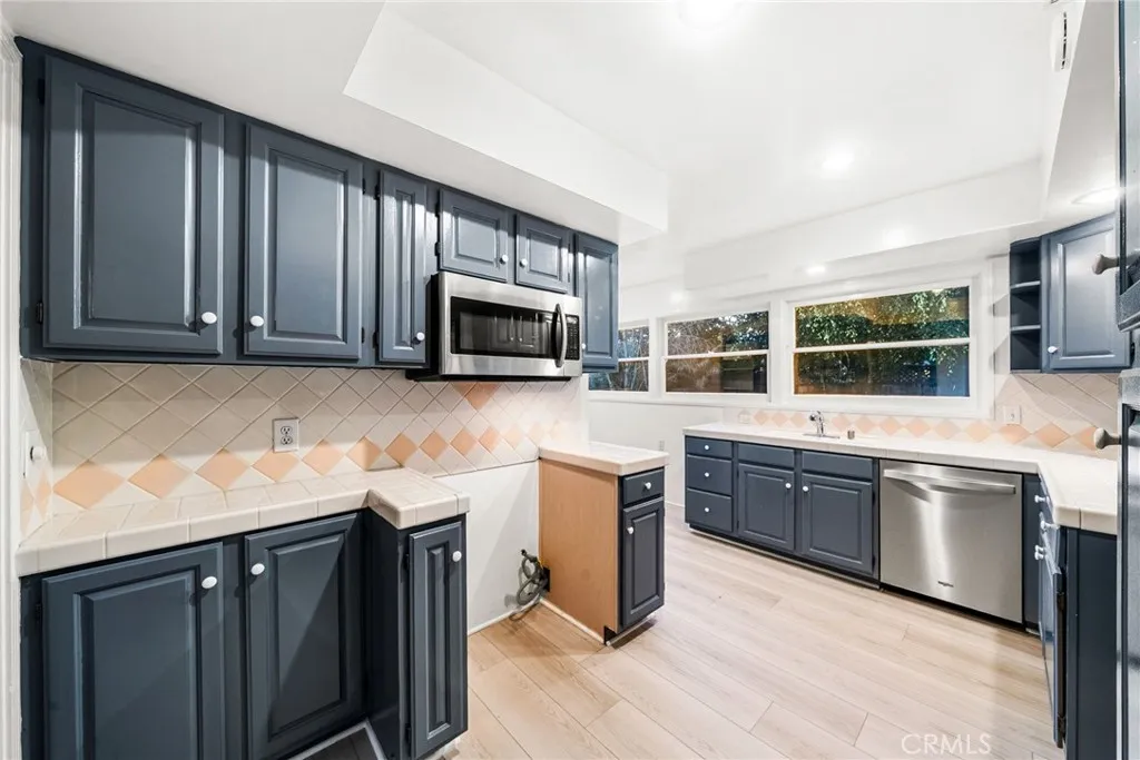 545 Manila, Long Beach, California 90814 home-pic-11