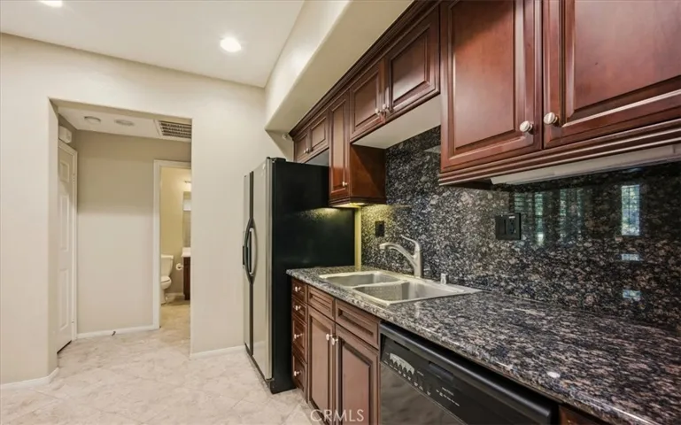 88 Stepping Stone, Irvine, California 92603