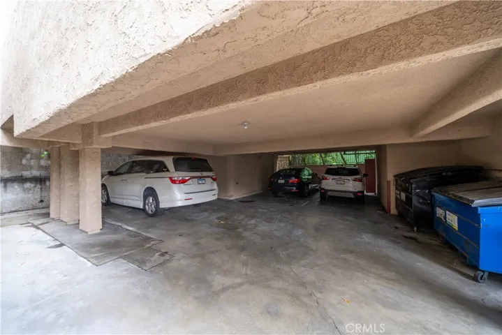 2421 N Beachwood, Los Angeles, California 90068