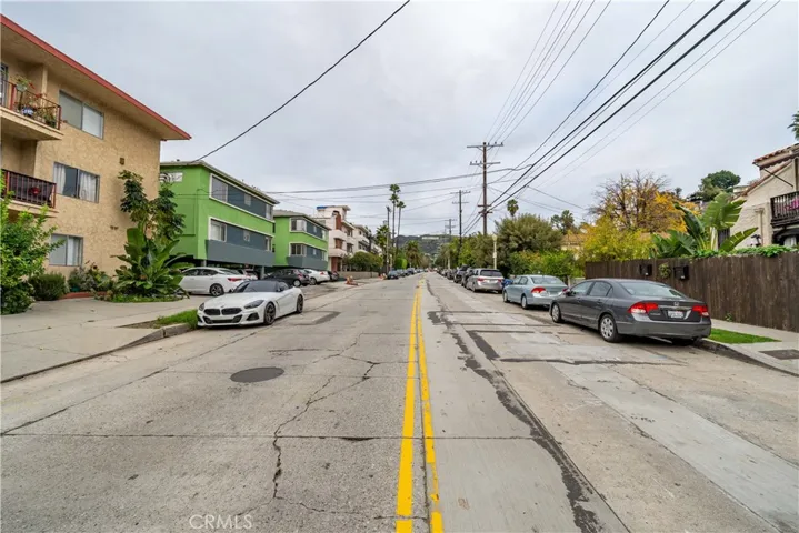 2421 N Beachwood, Los Angeles, California 90068
