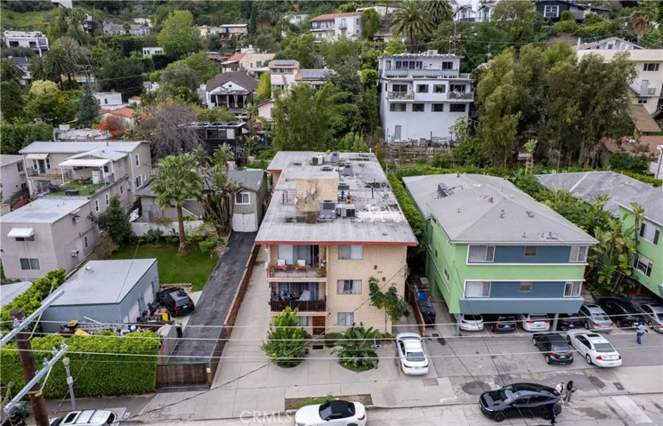 2421 N Beachwood, Los Angeles, California 90068