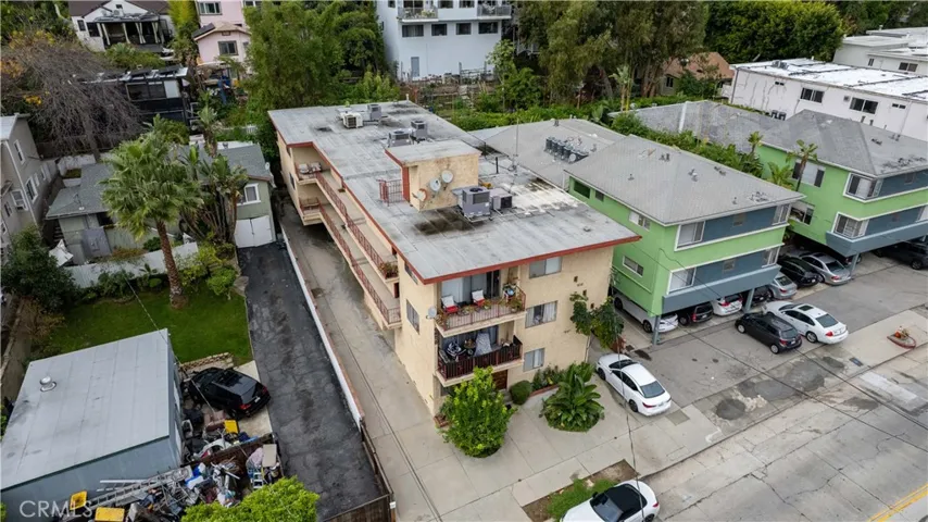 2421 N Beachwood, Los Angeles, California 90068