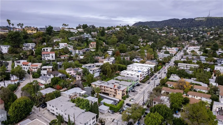 2421 N Beachwood, Los Angeles, California 90068