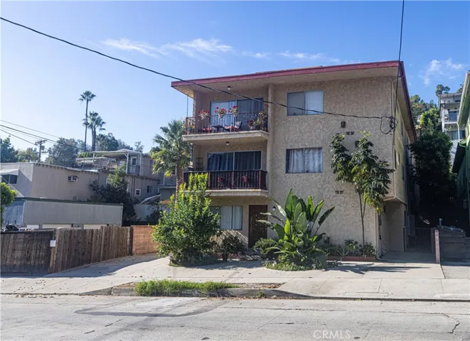2421 N Beachwood, Los Angeles, California 90068