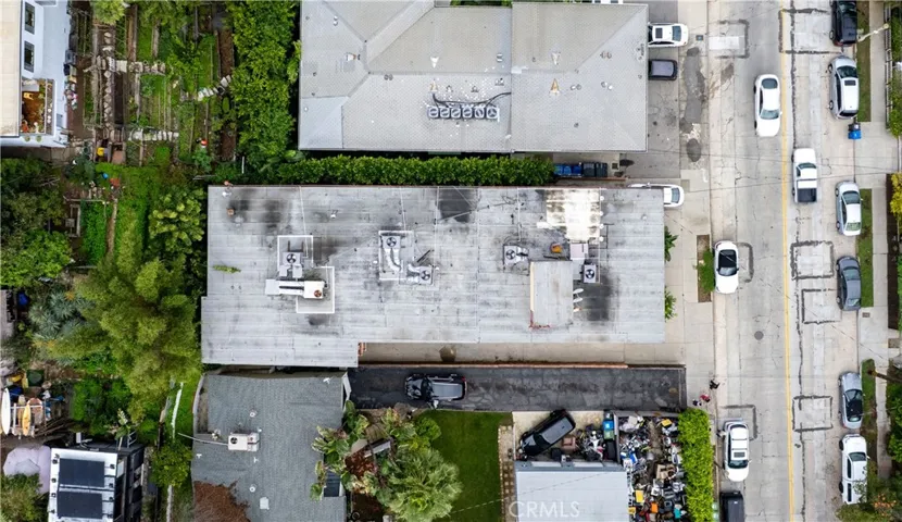 2421 N Beachwood, Los Angeles, California 90068