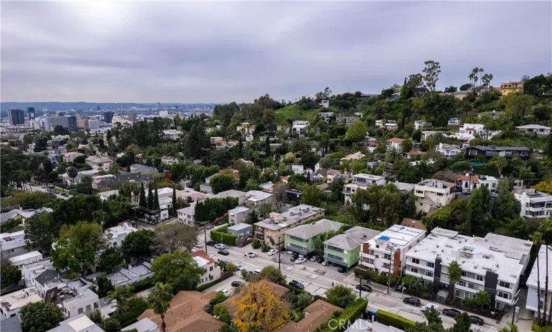 2421 N Beachwood, Los Angeles, California 90068