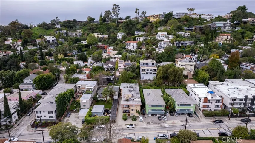 2421 N Beachwood, Los Angeles, California 90068