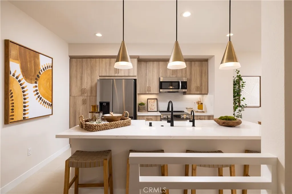 107 N First Avenue, Upland, California 91786 home-pic-2
