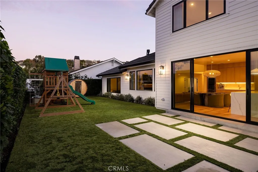 2012 Port Chelsea, Newport Beach, California 92660 home-pic-24