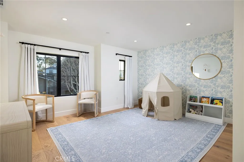 2012 Port Chelsea, Newport Beach, California 92660 home-pic-19