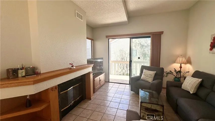 Liiving Room - east