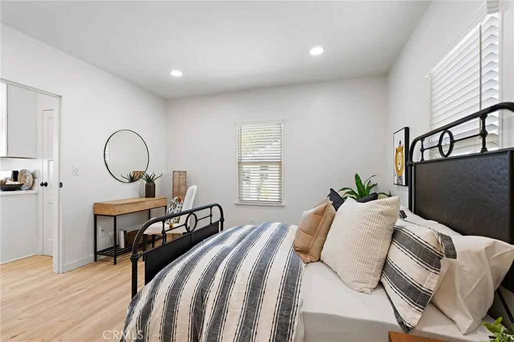 267 Olive Street, Claremont, California 91711 home-pic-15
