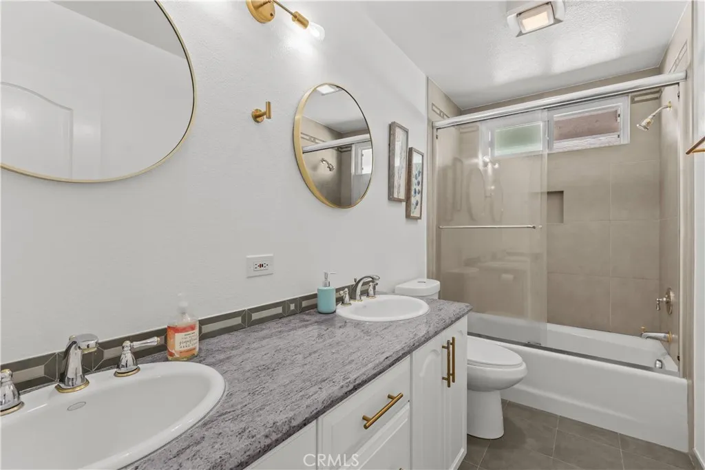 2624 S Griset, Santa Ana, California 92704 home-pic-28