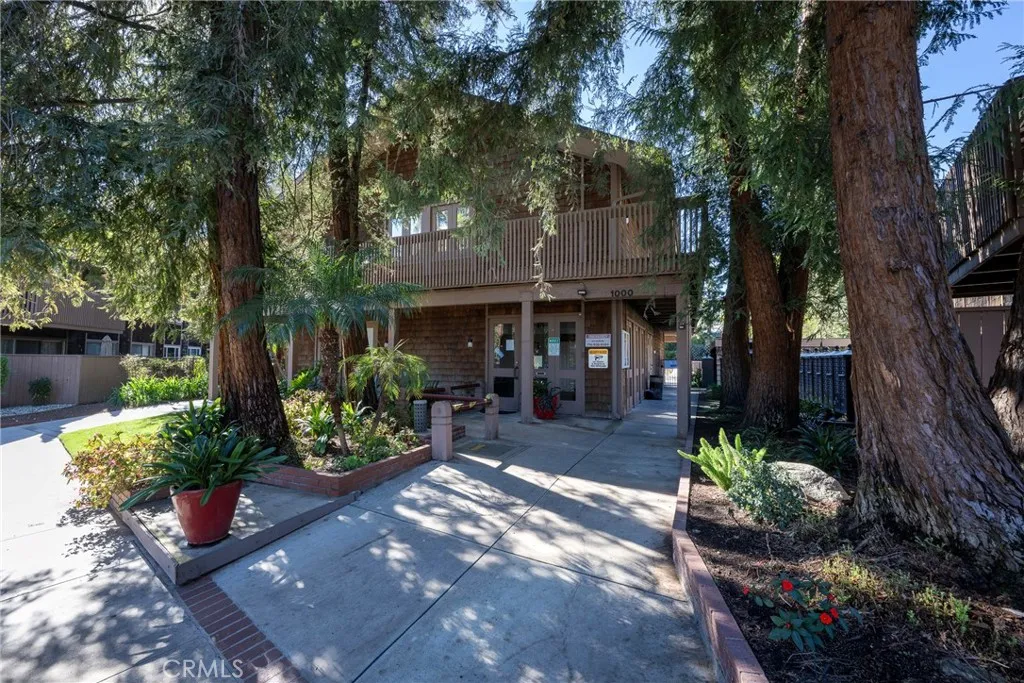 1076 B Cabrillo Park Drive C, Santa Ana, California 92701 home-pic-31