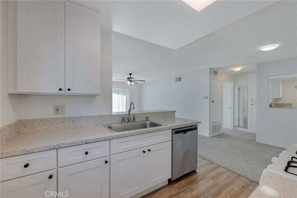 1076 B Cabrillo Park Drive C, Santa Ana, California 92701 home-pic-16