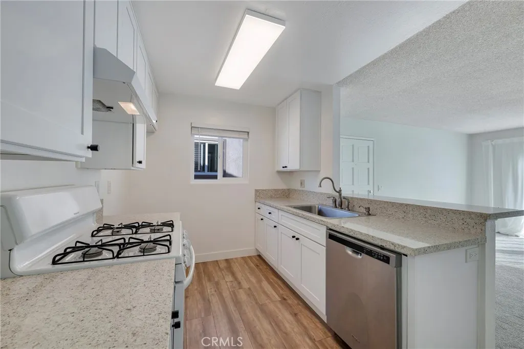 1076 B Cabrillo Park Drive C, Santa Ana, California 92701 home-pic-13
