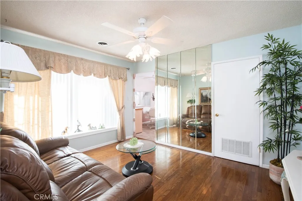 1417 E Verness, West Covina, California 91791 home-pic-12