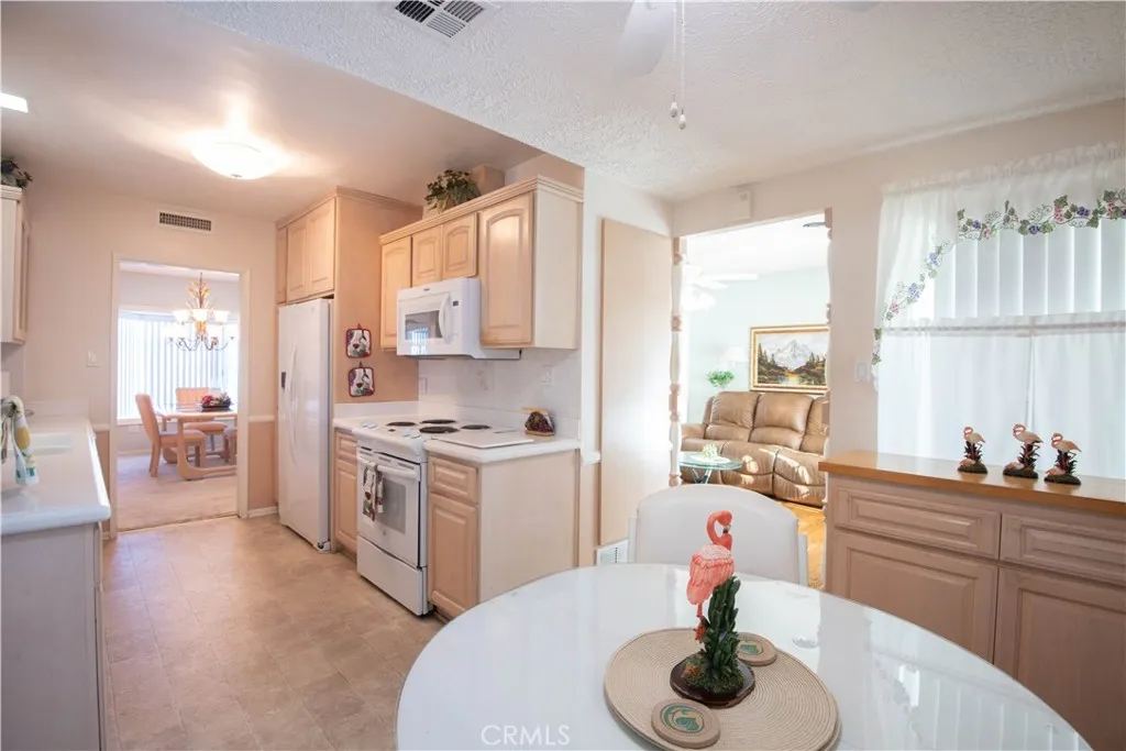 1417 E Verness, West Covina, California 91791 home-pic-11