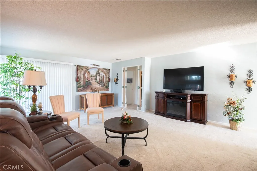 1417 E Verness, West Covina, California 91791 home-pic-7