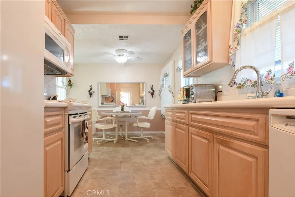 1417 E Verness, West Covina, California 91791 home-pic-10