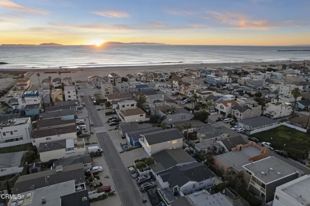 137 Santa Monica Avenue, Oxnard, California 93035 home-pic-43