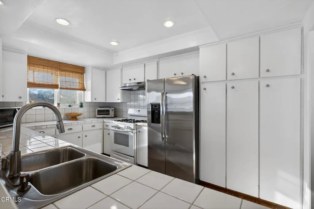 137 Santa Monica Avenue, Oxnard, California 93035 home-pic-18