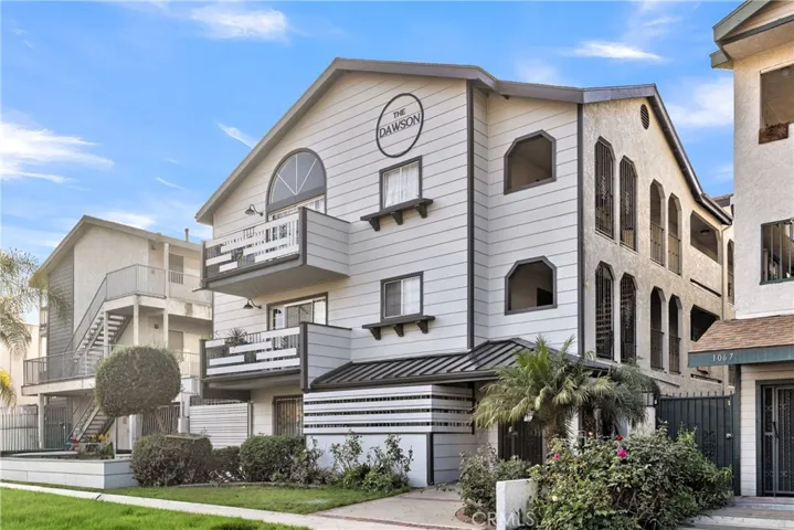 1061 Dawson, Long Beach, California 90804