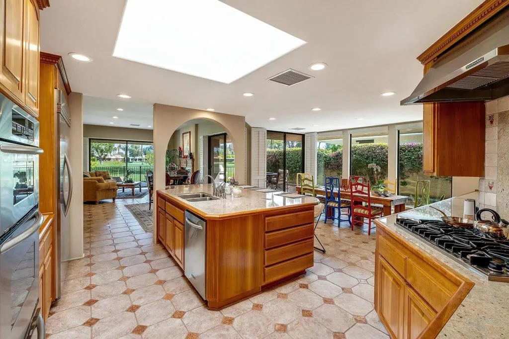 70 Columbia Drive, Rancho Mirage, California 92270 home-pic-1