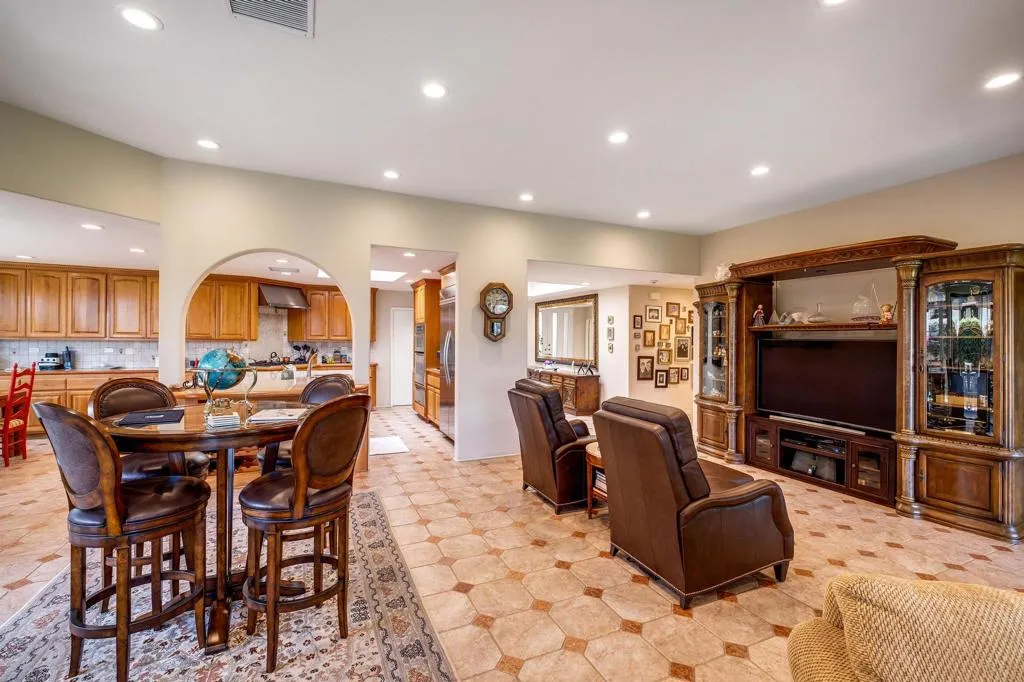 70 Columbia Drive, Rancho Mirage, California 92270 home-pic-17