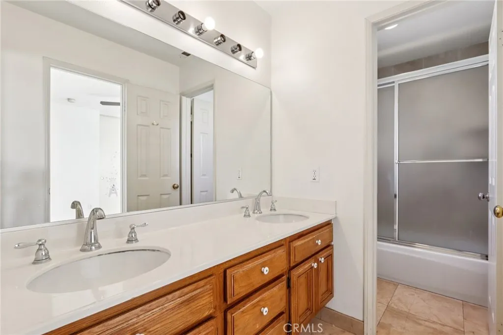 6594 Manzanita Court, Chino, California 91710 home-pic-34