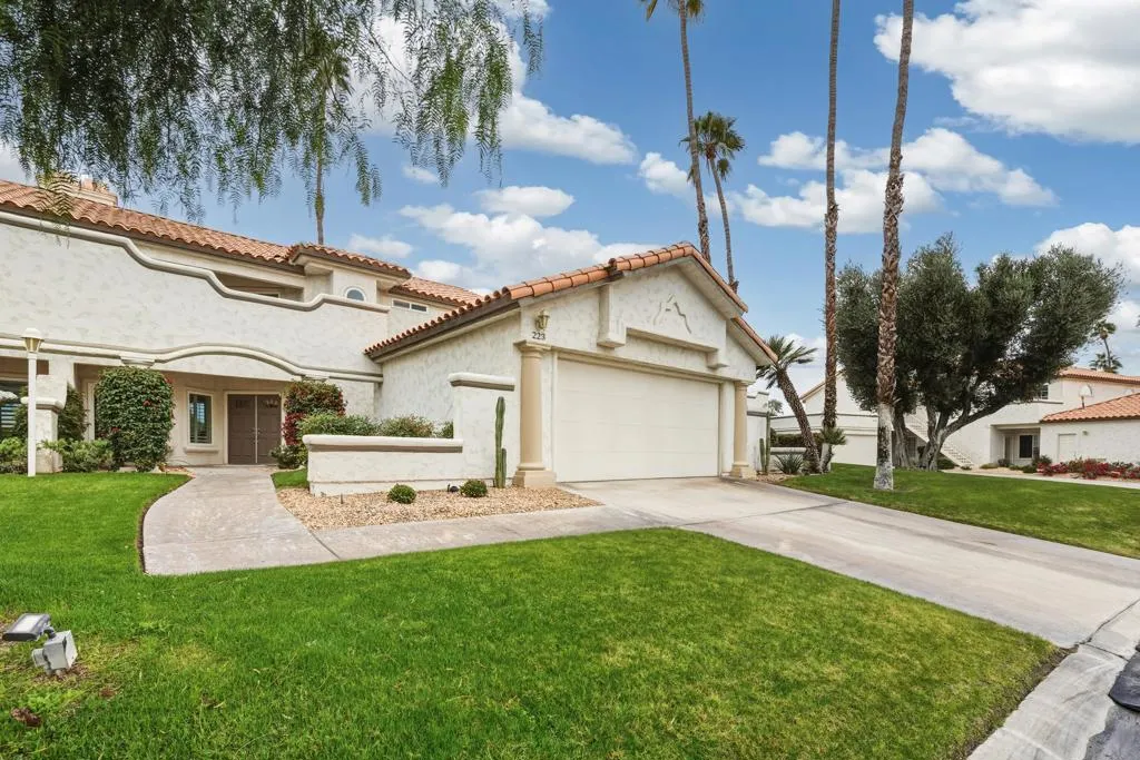 223 Desert Falls Drive E, Palm Desert, California 92211 home-pic-3