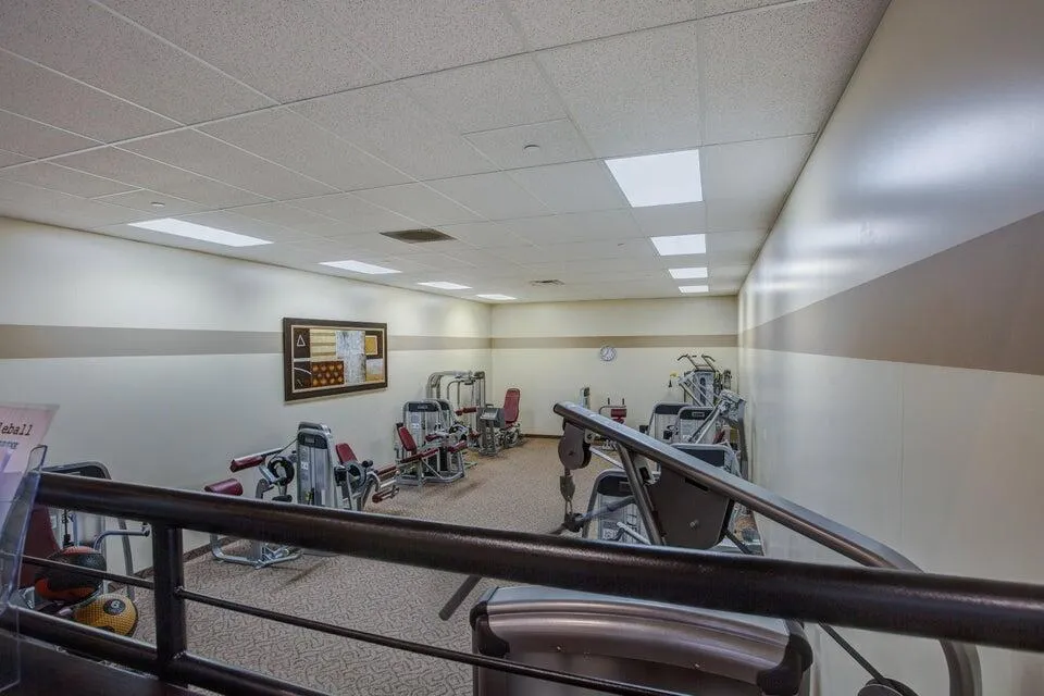 223 Desert Falls Drive E, Palm Desert, California 92211 home-pic-47