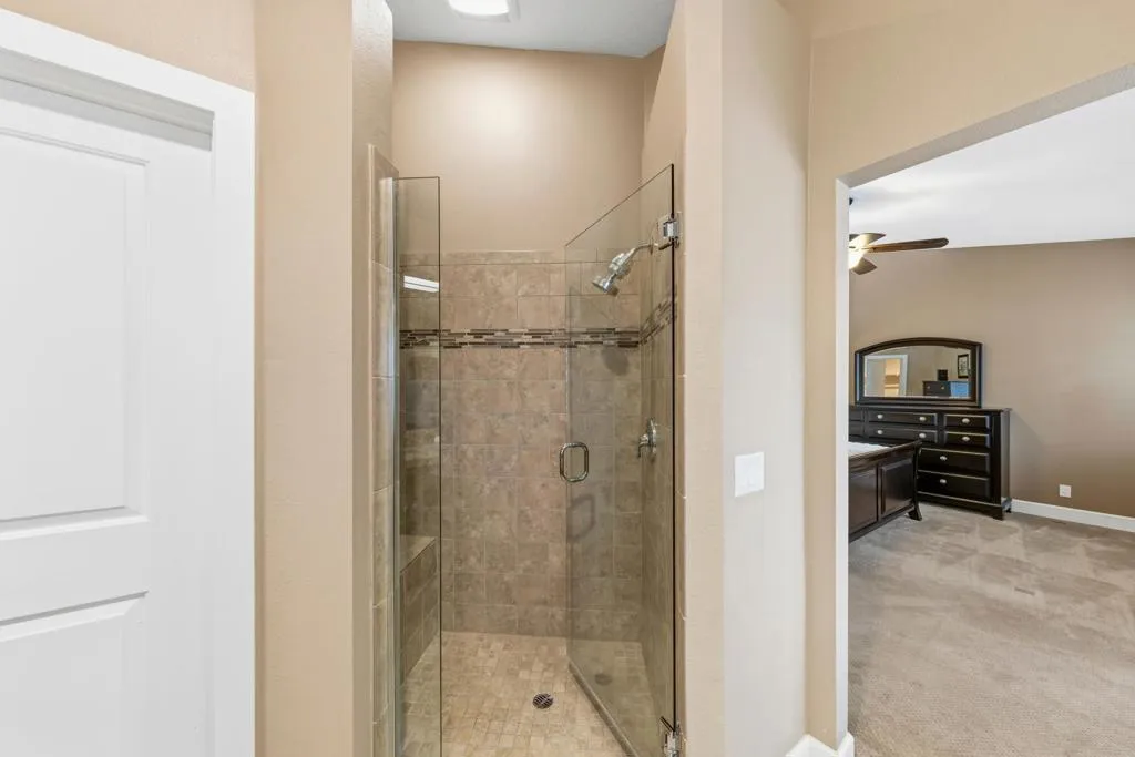223 Desert Falls Drive E, Palm Desert, California 92211 home-pic-26