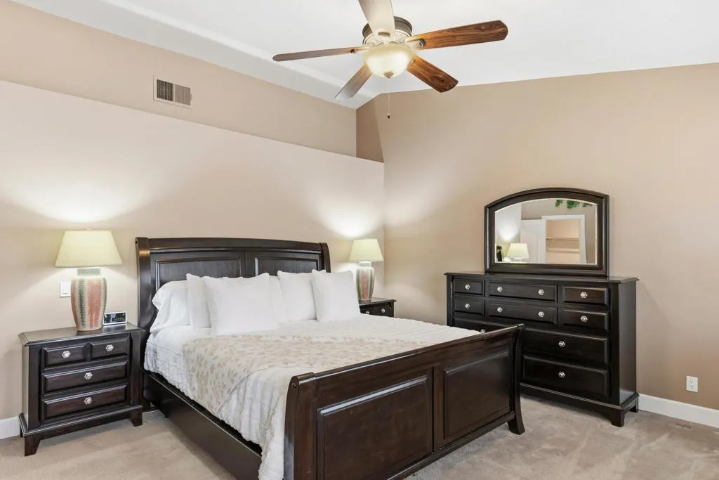 223 Desert Falls Drive E, Palm Desert, California 92211 home-pic-23