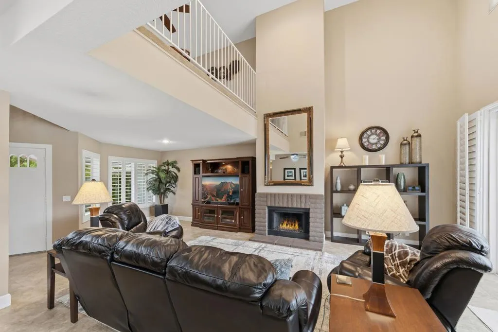 223 Desert Falls Drive E, Palm Desert, California 92211 home-pic-11