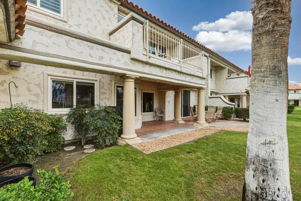 223 Desert Falls Drive E, Palm Desert, California 92211 home-pic-33