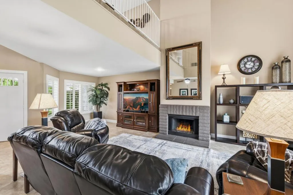 223 Desert Falls Drive E, Palm Desert, California 92211 home-pic-8
