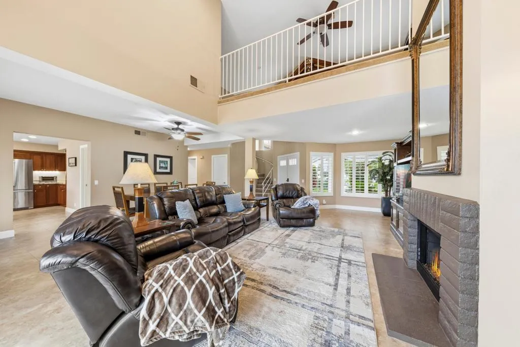 223 Desert Falls Drive E, Palm Desert, California 92211 home-pic-10