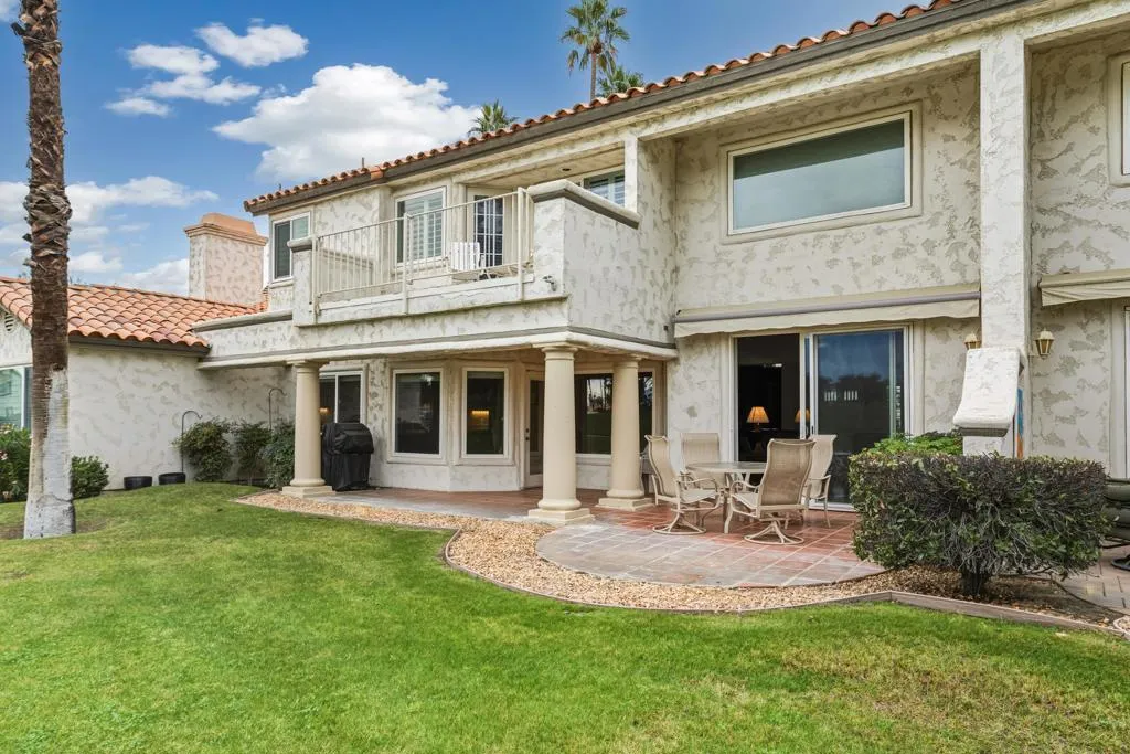 223 Desert Falls Drive E, Palm Desert, California 92211 home-pic-32