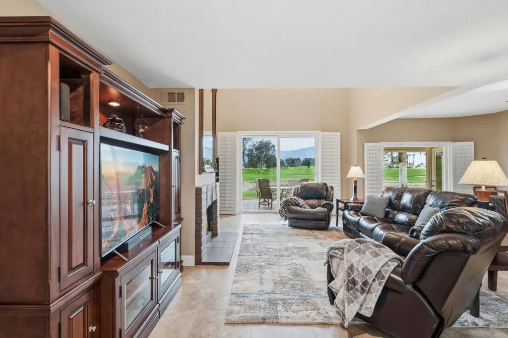 223 Desert Falls Drive E, Palm Desert, California 92211 home-pic-9