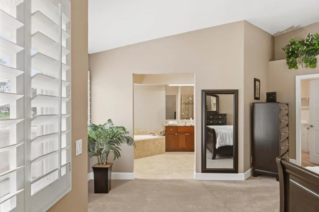 223 Desert Falls Drive E, Palm Desert, California 92211 home-pic-24