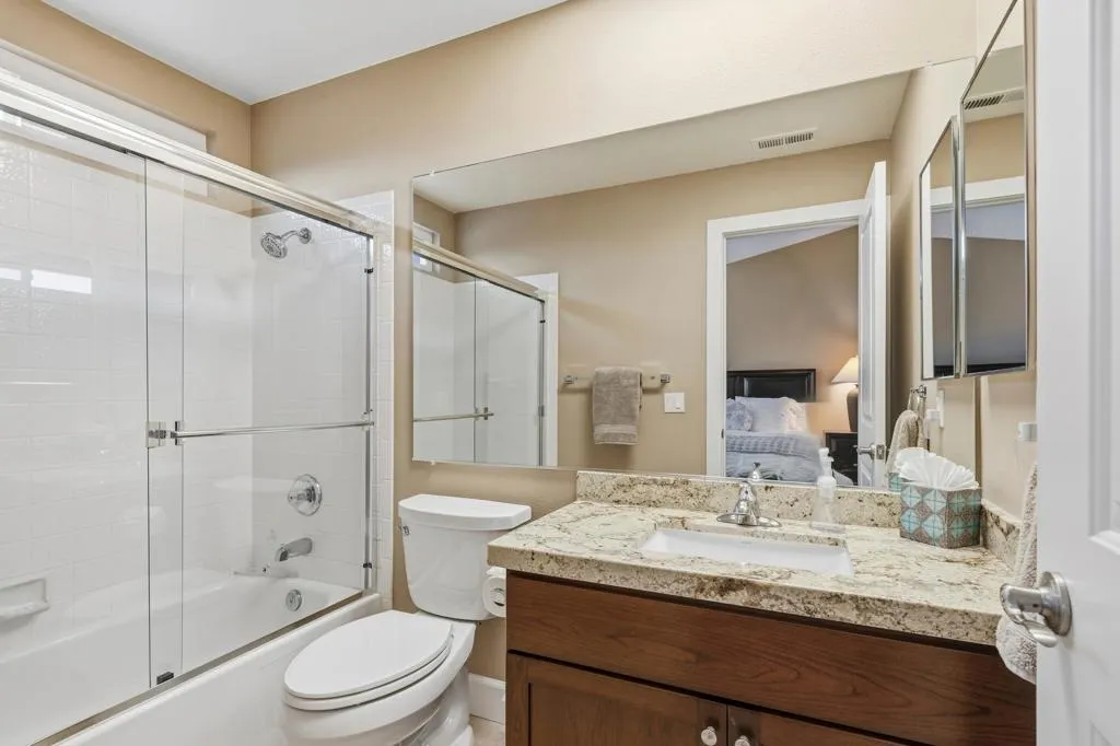 223 Desert Falls Drive E, Palm Desert, California 92211 home-pic-30