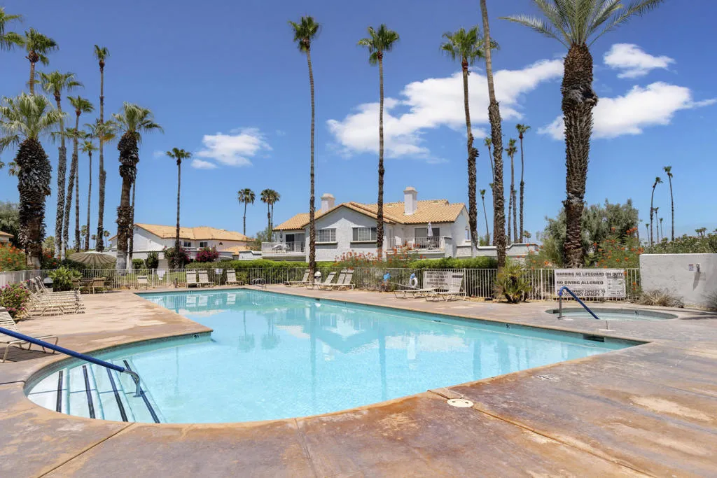 223 Desert Falls Drive E, Palm Desert, California 92211 home-pic-38
