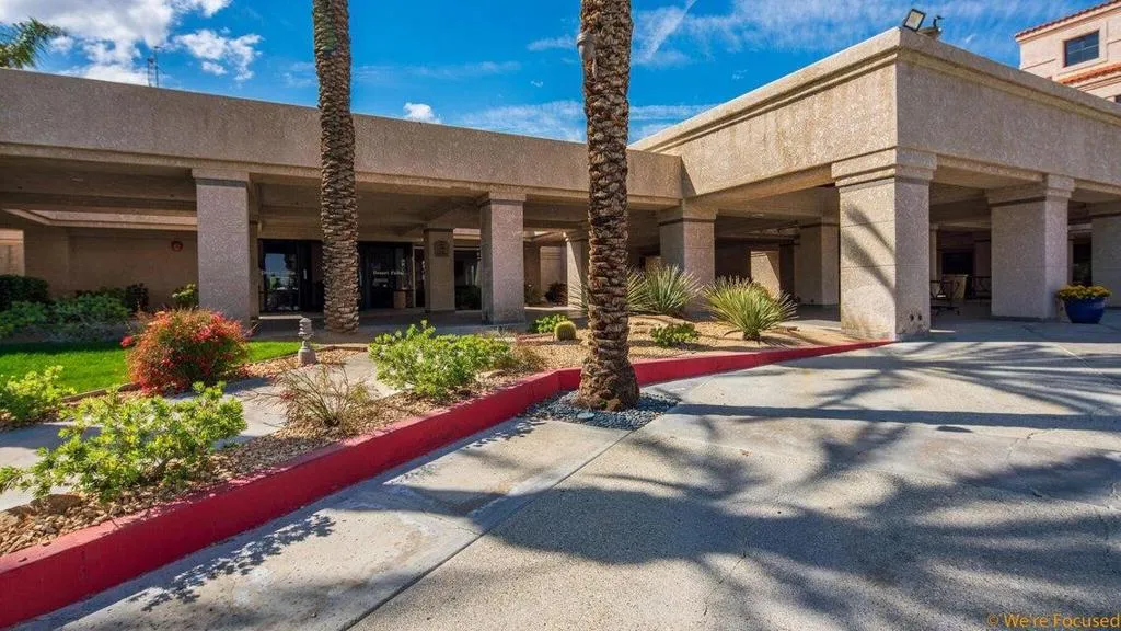 223 Desert Falls Drive E, Palm Desert, California 92211 home-pic-52
