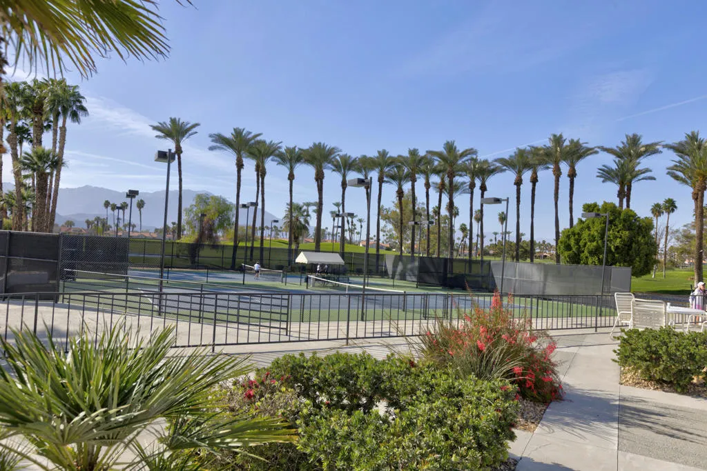 223 Desert Falls Drive E, Palm Desert, California 92211 home-pic-39
