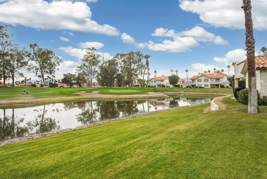 223 Desert Falls Drive E, Palm Desert, California 92211 home-pic-36