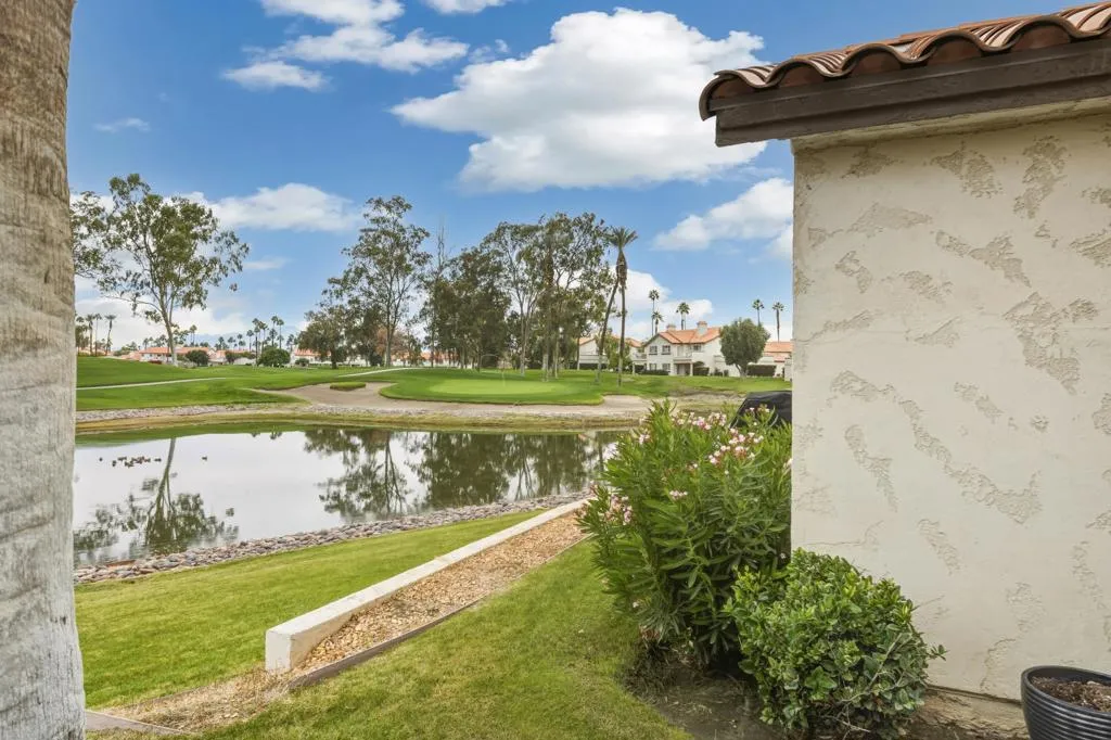 223 Desert Falls Drive E, Palm Desert, California 92211 home-pic-35