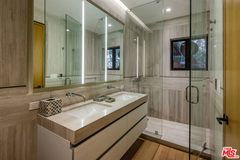 1120 El Retiro Way, Beverly Hills, California 90210 home-pic-17