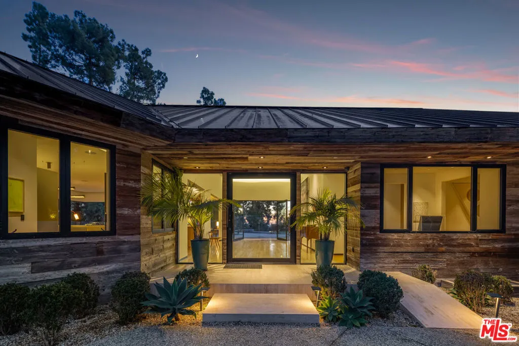 1120 El Retiro Way, Beverly Hills, California 90210 home-pic-4